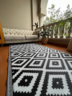 Herqona - Diamond Plastic Rug - 200 cm - Black and White