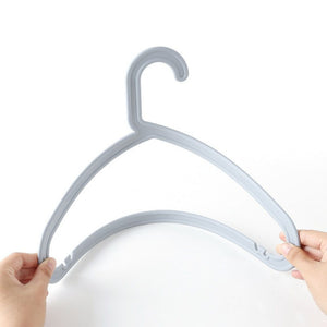 Pruchef - 10 Pcs Set Plastic & Non-Slip Hangers for Adult Size  - White